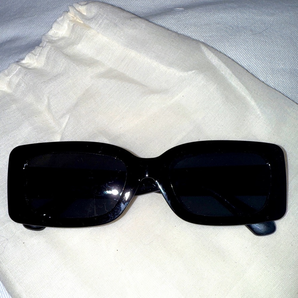 New! Urban Outfitters Black Square Retro Sunglasses NWOT